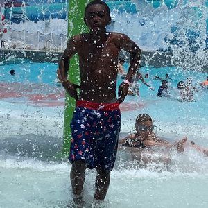 Meet your Posher, Lamarion